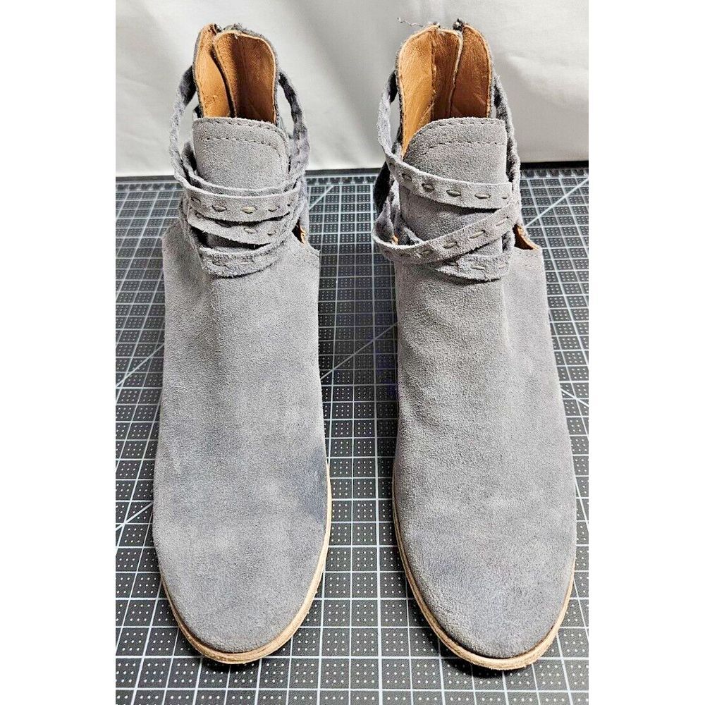 Frye Naomi woman Sz 9.5B suede leather upper grey zipper‎ back boot block heels